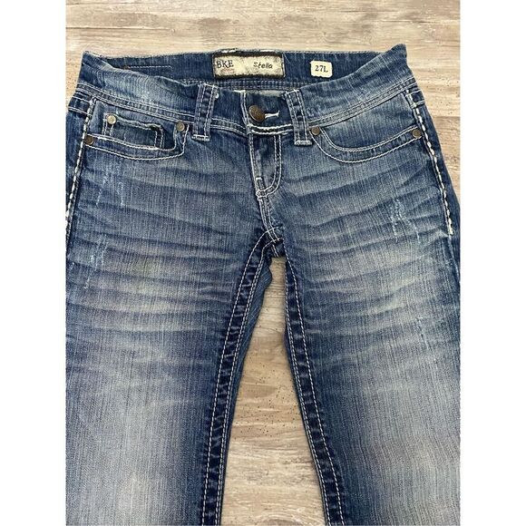 BKE Stella Flare Jeans Low Rise Distressed Rhinestone Women’s Sz 27 waist X 33.5 - Picture 2 of 10